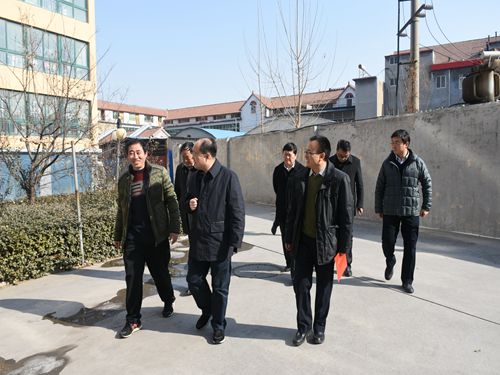 明子春走访慰问2016年淄博市最美教师董英前