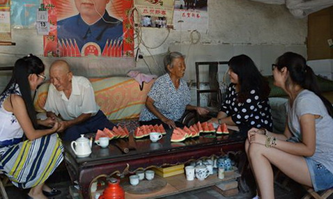 唐坊镇:团委组织返乡大学生感受家乡新变化 看