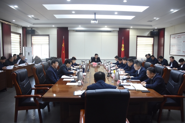 县委常委会召开会议