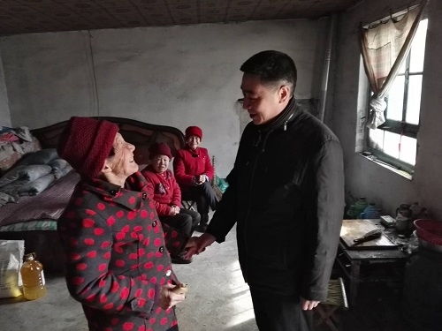 高青县人民政府 部门动态 县环保局:走访慰问贫