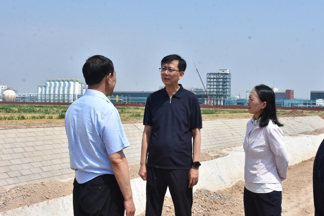 高原实地调研重点项目建设及园区迁占工作情况